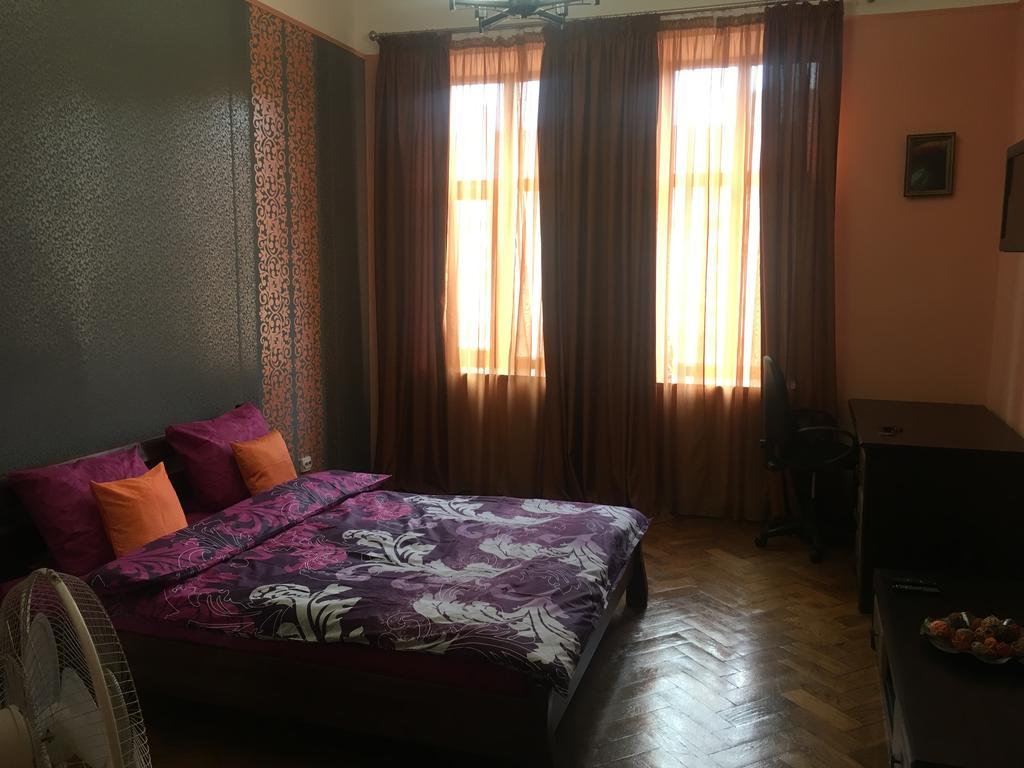 1 Starodubska Apartment Львов Экстерьер фото